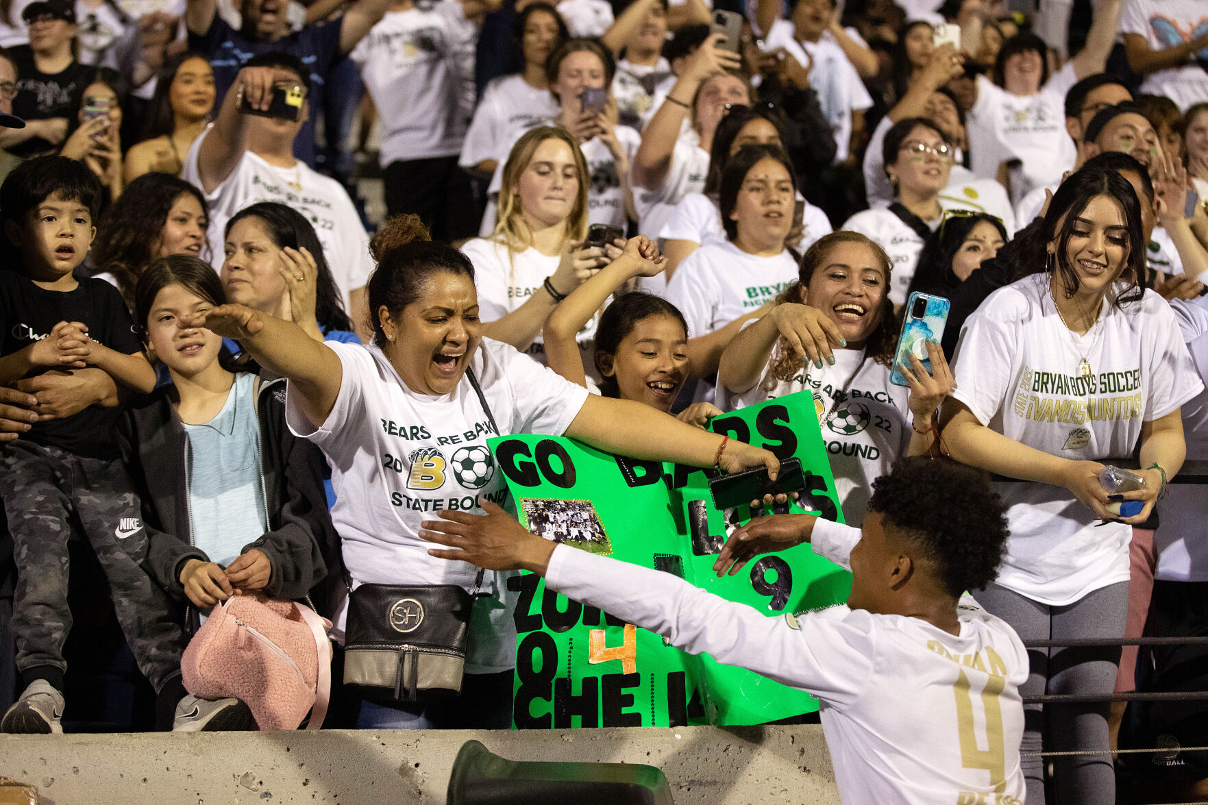051122-owh-spo-statesoccer-em17.jpg